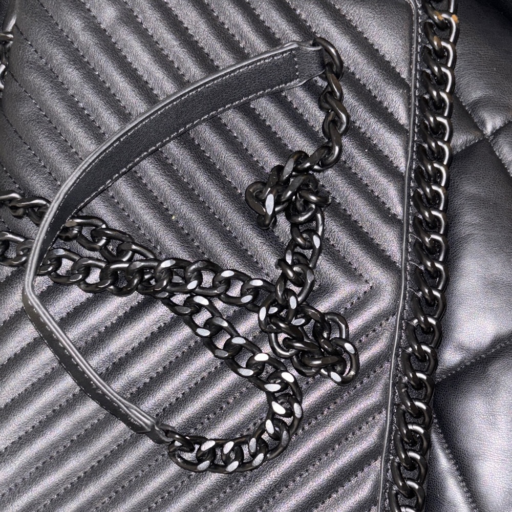 Aldo Black Quilted Chevron Crossbody with Chain Trim - Picture 9 of 9